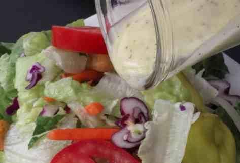 https://www.passionforsavings.com/content/uploads/2014/04/Copycat-Olive-Garden-Salad-Dressing-Recipe-1.jpg