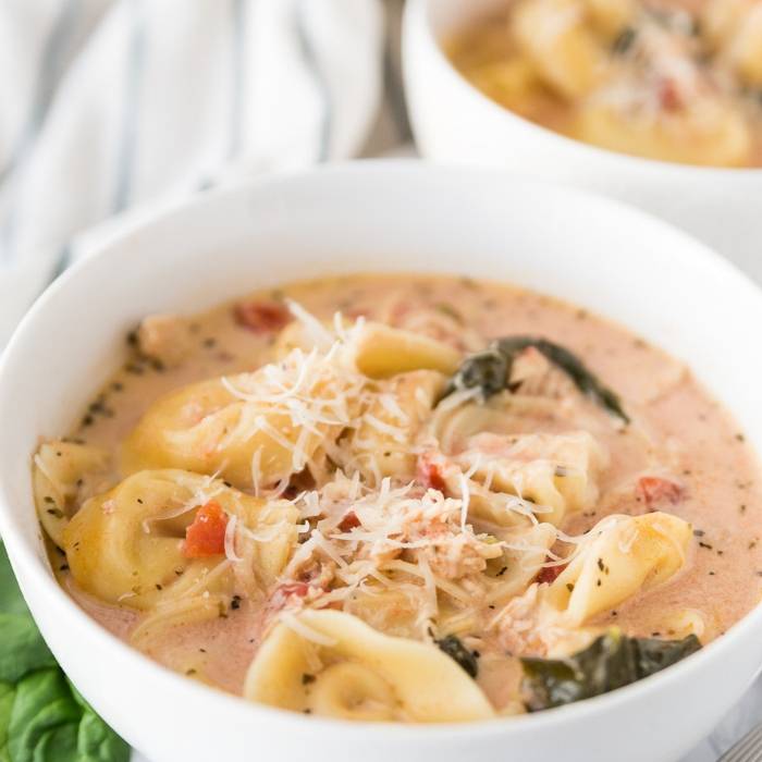 Slow Cooker Tuscan Tortellini Soup Recipe