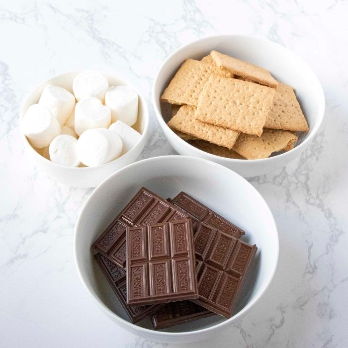 Microwave S'mores Maker, Gooey marshmallows AND crisp graham crackers?  Finally a PERFECT microwave s'more! 😍 Get the Microwave S'mores Maker  here:  (We, By Food Network